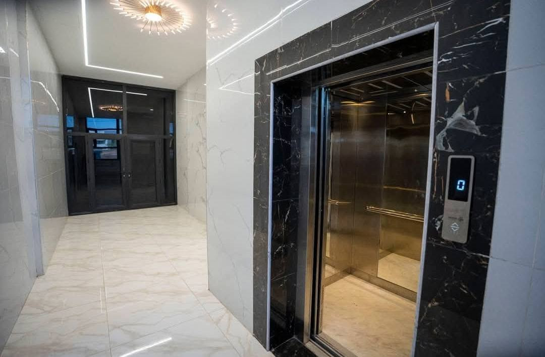 للبيع شقة جديده سكنية مميزة 🏠✨
📐 المساحة: 183 م²
🛏️ 3 غرف نوم
📍 ركن
🏢 الطابق الرابع
✨ الشقة مرتبة وجاهزة للسكن 
وبسعر مناسب جدا
للمهتمين والاستفسار، مراسلة ***********
