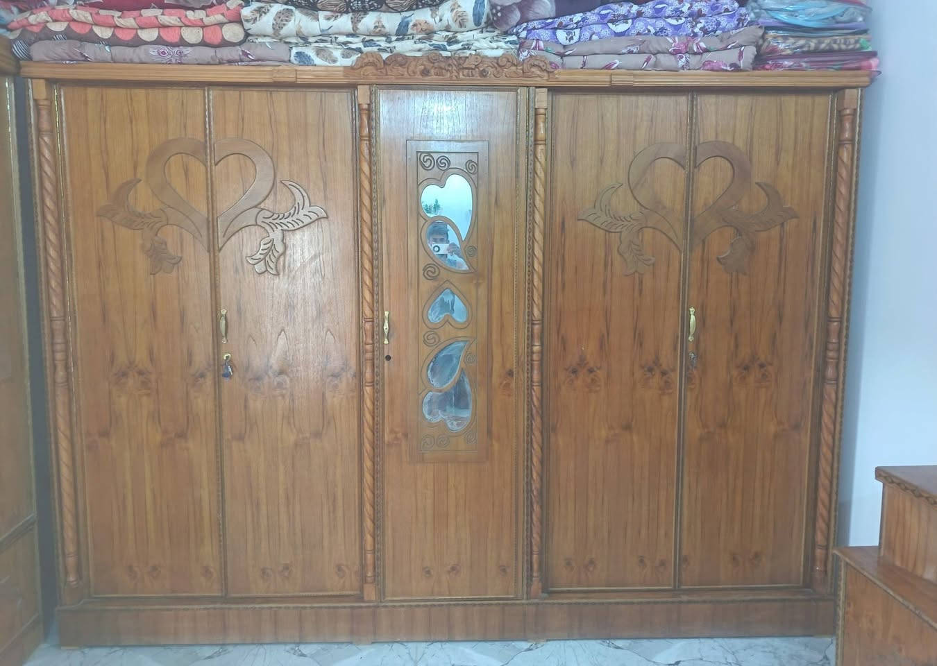 غرفه نوم استخدام سنه
نظيفه تسكام كامله ب 500 وبيه مجال
للتواصل ***********
