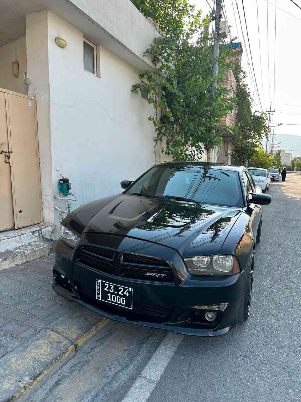 دۆج چارجەر SRT 2014 - نرخ ٦٨ محه مه له يان گؤربنه وه هێز و جوانی
سەیارەیەکی فول مەواسەفات و بەهێز بۆ ئەوانەی بەدوای خێرایی و شێوازی تایبەتدا دەگەڕێن.
 ليزه ري دوبه ي مەکینە: 8 بستۆن (8-hime) بەتوانا و بێ کێشە
 مۆدێل: 2014
 ڕەنگ: ڕەشی بریقەدار
 تایبەتمەندییەکان: فول مەواسەفات (فول فول)شوين سؤران ژماره ي وه تساب ***********
تيل كردن ***********
