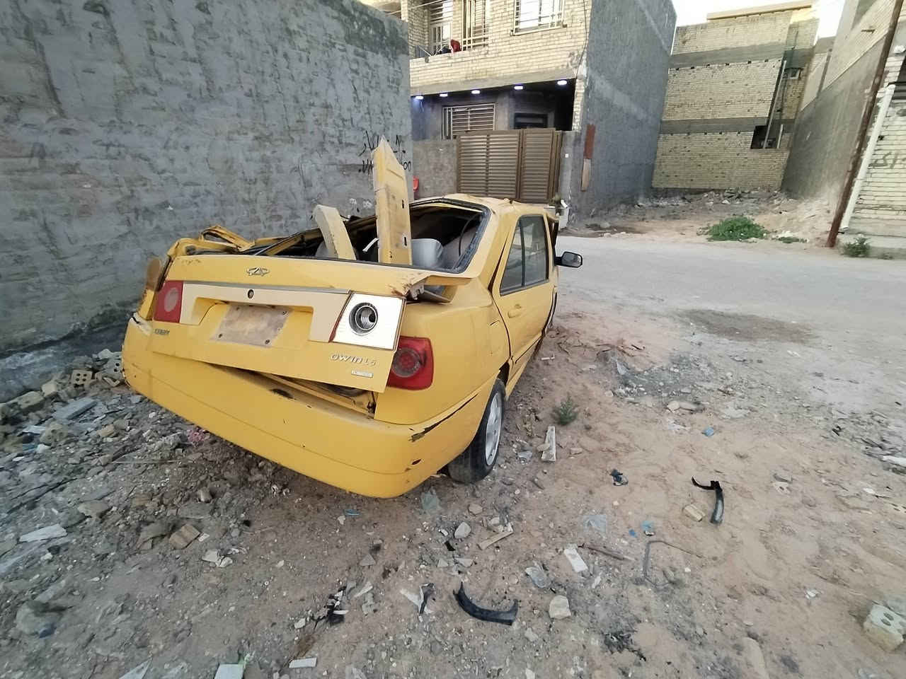 السلام عليكم شيري كوين حادثه مثل مموضح رقم أجره بغداد راعيها متوفي بس مابيها قاصرين اصفرلك ياها غرامات وهياه سعر 8 أوراق وبيها مجال للتواصل ***********. محرك نضيف.

