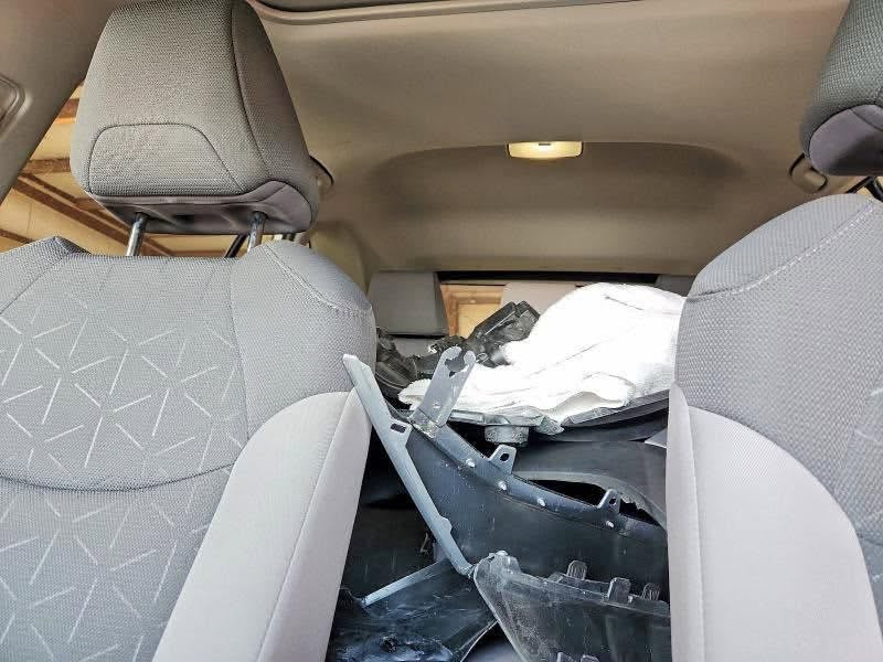 🚗 2025 TOYOTA RAV4 XLE

🛠️ الضرر: موضح في الصور
📏 عداد المسافة: 17 الف مايل (فعلي)
🔧 حجم المحرك: 2.5 – 4 سلندر (هايبرد)
🔍 رقم الشاصي: 4T3WRFV4SU210323

📍 موقع السياره : شهر توصل الحره 
للستفسار الاتصال ***********
