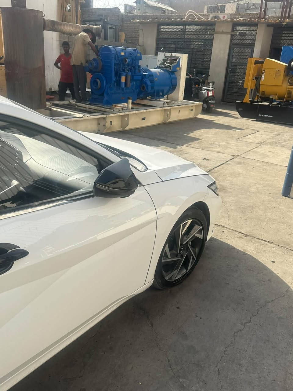 ماشيه 49 الف km
رقم أربيل بيهة ملاحضات بسيطة 
المواصفات فوووول 1-محرك 1500 دبل نوزل دوش2- شاشه ديجتال 3-بصمه 4-كشنات جلد 
5-هند بريك بصمه 6-اوتو هولد 7-فتحه سقف               
8-محرك 1500دبل نوزل 9حساس لايت /حساس خلفي بلادي 
حساس أمامي بلادي 10-تبريد قطعتين
11-كاميرا خلفيه بلادي /جي بي اس /نضام تشغيل الكاميرات 
شاشه  كبيره اصلي ابل كار بلي  /نضام ترحيب /مري شفط
12-نضام مود درايف إيكو وسبورت و عادي /تحكم ستيرن فول 
13-ويل كب كروم حجم 1 /لد امامي نهاري /مانع انزلاق
مانع انحدار / لايت عدسات زنون  /ايرباكات /جهاز موازنه ABS 
 السعر 💰 137 وبيهه مجال 
📍العنوان: بغداد الكرادة 
رقم الهاتف :***********
