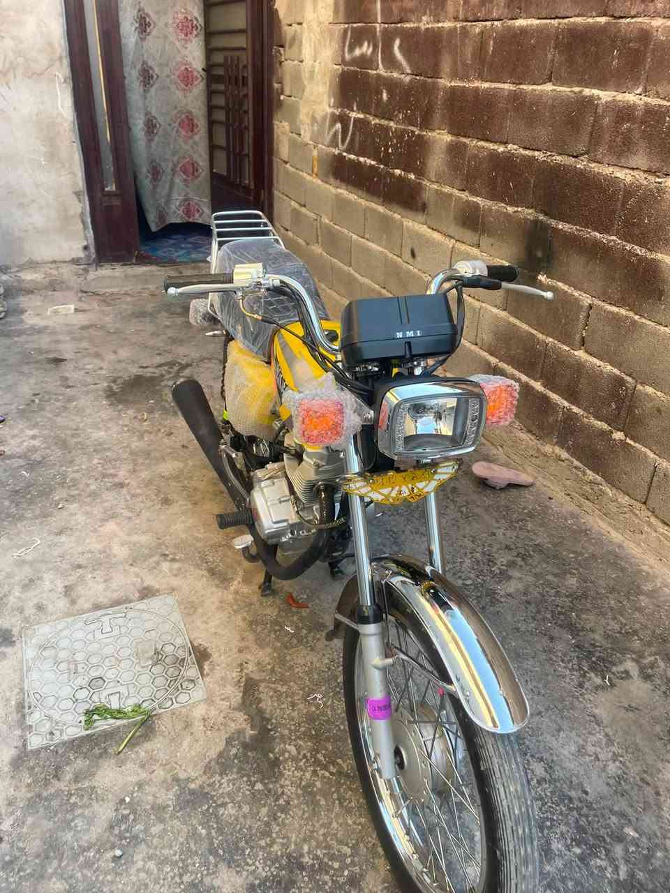 سلام عليكم دراجه تعمير تعمير 26جديد مكينه اصليه رابيدو ست احرف دراجه مابيهة لأنه تعمير تعمير شلمجه سعر 725وبيه مجال لشراي المو شراي لا يطبلي ***********
