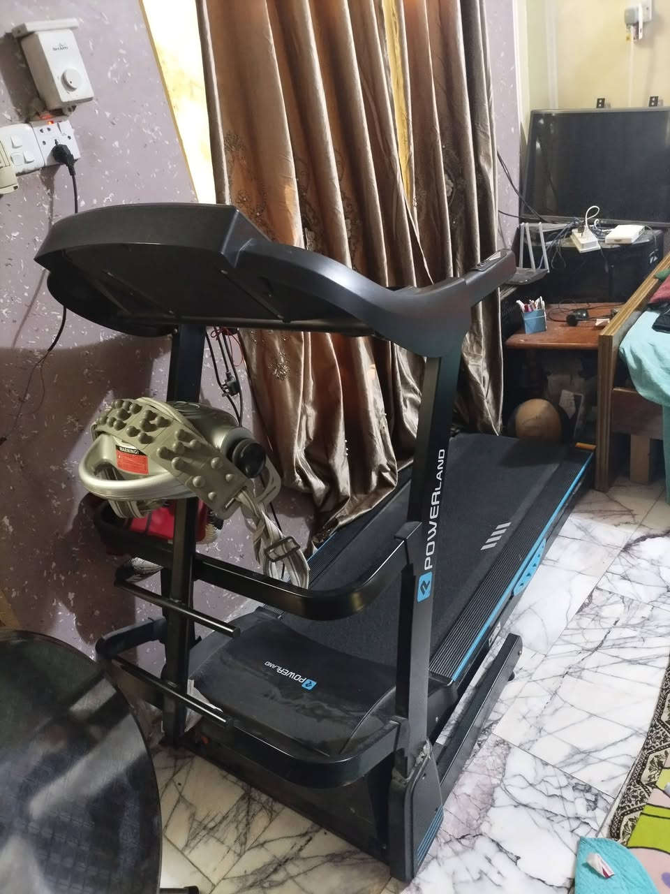 سلام عليكم 
جبلي  دبل ماطور ضمان شهر يتحمل وزن ١٢٠ كيلو ثكيل ماركه باور لاند 
جديد استعمال منزلي قليل جداً 
السعر ٤٠٠ الف وبي مجال بسيط 
 لان محتاج ومكان ماعندي بالبيت 
حله ***********

