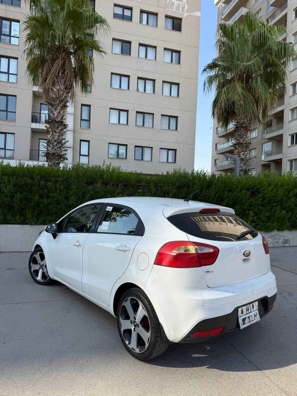 Kia rio 2013 

TB: سەیارەکە ئەوەلیاتە بەشەرتی حجزو مالی مەدەنی 
یەک پارچەو نیوی بۆیاخە بێ ژۆرێ بێ ئارباگ
:-گێر مەکینەلە کارەبای بەشەرت 
مواسەفات👇
(سلایت-شاشەو کامیرا-سوکان ڤۆلیۆم -تەبرید-گێر تۆماتیک-٤ جام کارەبا-)
نرخ(59) مجال 
*********** أربيل, العراق
