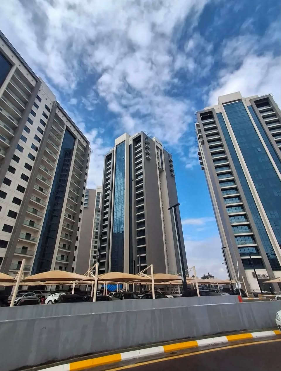 🔥 فرصة استثمارية قوية للبيع – لا تفوتها!

🏢 شقة للبيع في لاكونا – بناية H
📐 المساحة: 93 م²
🔝 الطابق: 12
🌆 إطلالة خارجية مميزة
📅 الاستلام: نهاية 2027

💰 الواصل فقط: 80 مليون دينار!
💳 الأقساط: 12,950,000 دينار كل 6 أشهر

💥 سعر مناسب جدا 

⭐ فرصة ممتازة لمن يبحث عن سكن راقٍ أو استثمار مضمون، خصوصاً مع الطابق العالي والإطلالة الخارجية.

📞 للتواصل والاستفسار:
***********

🚨 الفرص بهذا السعر ما تتكرر… للجادين فقط!
