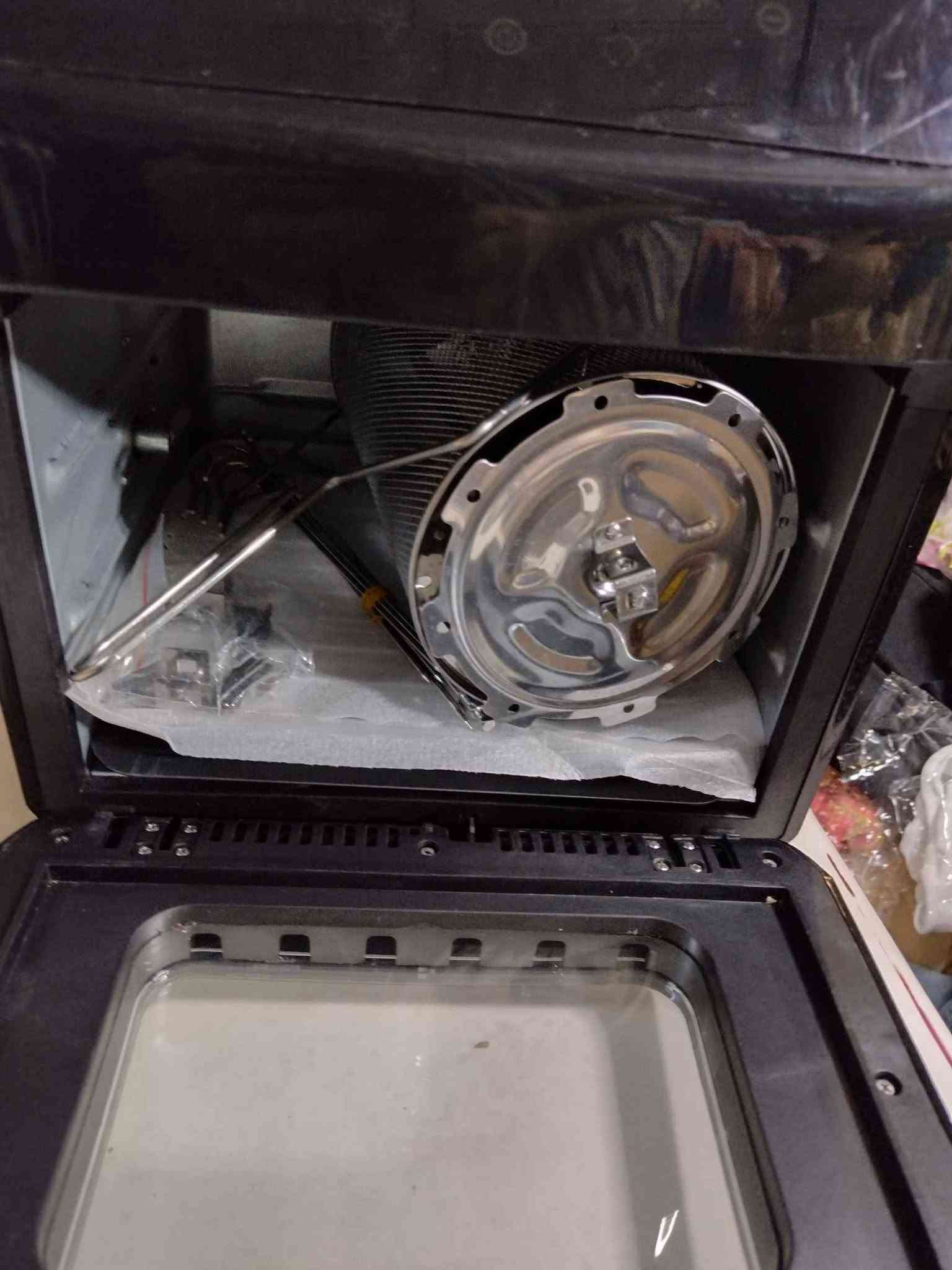 ئایرفرایەکی تازە فڕنی هەوای 12 لیتر حجم گەورە لۆک بەکار نەهاتوو بۆ ماسی برژان و مریشک بێ وێنەیە و ڕۆحی دەردێنێت اوروپی اصڵی خاص بۆ المانیا دروست کراو.
فرن الهوائی airfryer 12 L  المانی اصلی غیر مستعمل حجم کبیر 
السلیمانیە توصیل موجود *********** السليمانية, العراق
