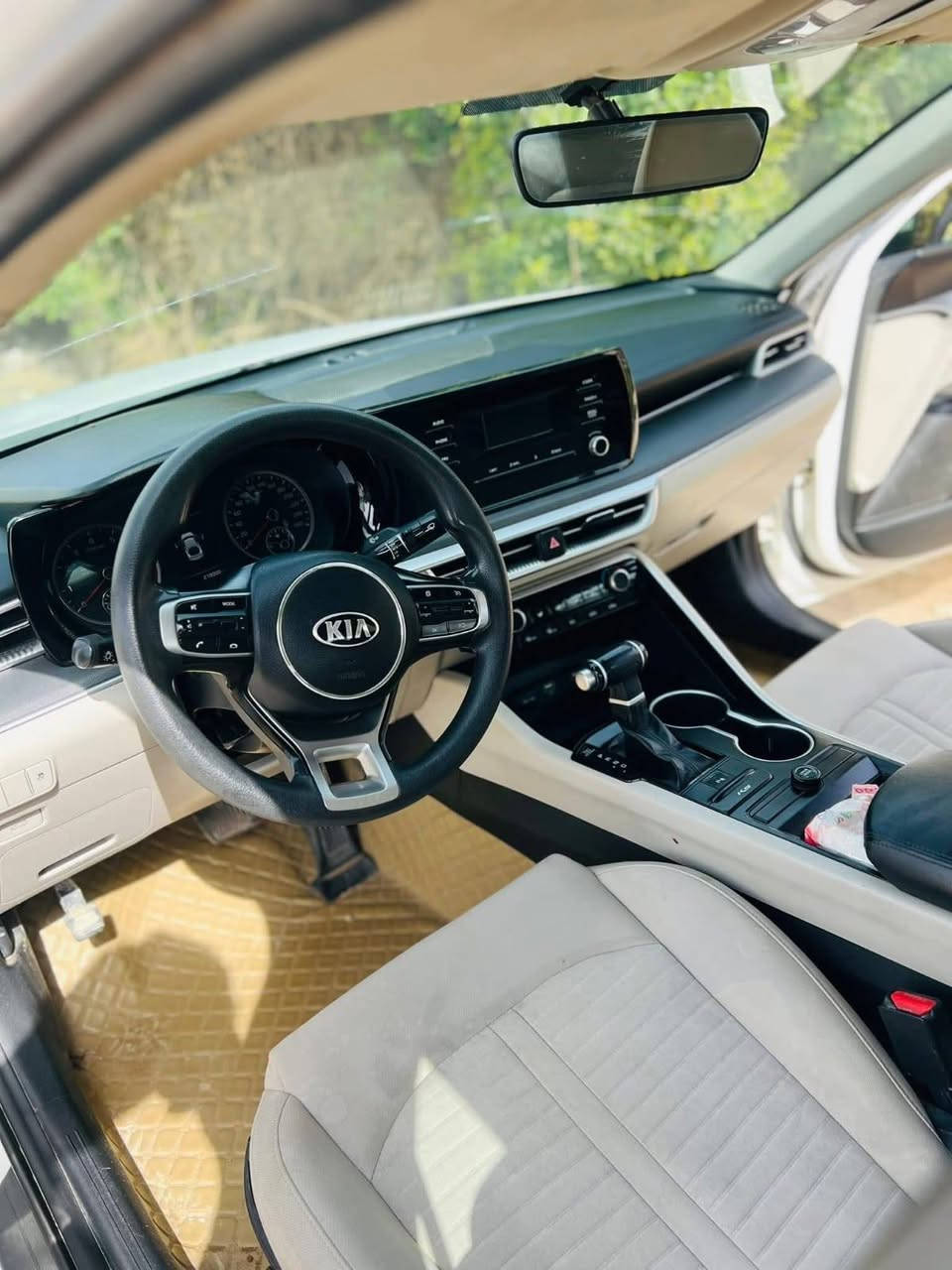 للبيع K5 مديل 2021
اللون : ابيض
وارد : خليجي
محرك : 2000-DOHC
تحكم ستيرن
بارد جاملغ خلفي وكارت جاملغ امامي
الباقي كفاله عامه
السيارة نظيفه وجاهزه
السعر 165 ورقه وبيها مجال
المكان : الديوانية
رقم الهاتف ***********
