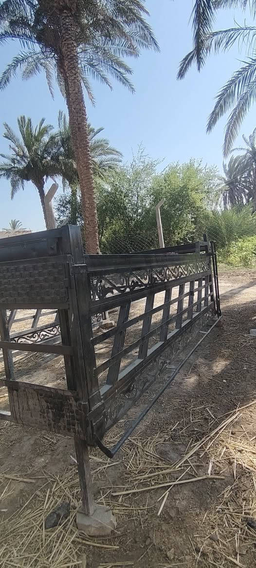 سلام عليكم محجر كيه بومه لبيع  سعر ( 400) و بيه مجال بصيط (***********)
