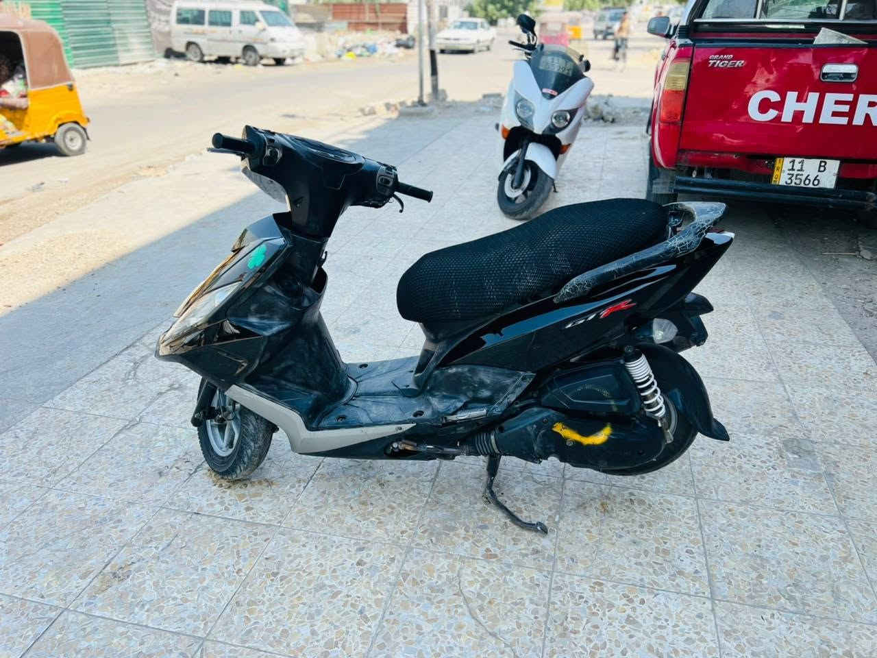 السلام عليكم GTR للبيع  الدراجه مرتبه  وناعمه بيها نقص دشبول مكسور سعرها 675  بغداد الغزاليه ***********
