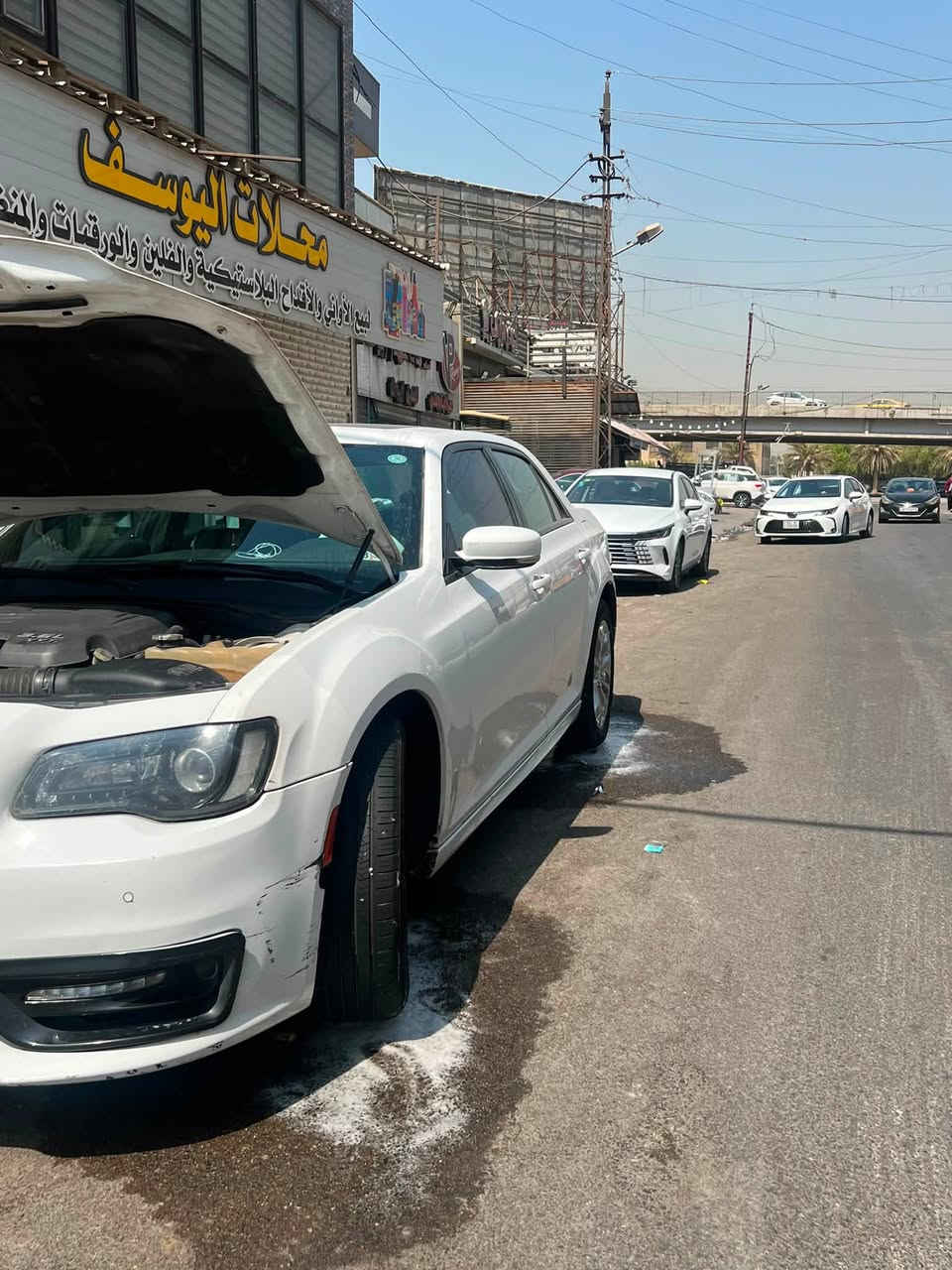 السلام عليكم وبامه لبيع موديل 18 اصل اربيل فول موصفات واحد عله واحد تخم تاير جديد + كير مكينه كفاله + منضومه تبريد جديده سياره فور ويل مبدله بيه بس بنيد فقط بدون يرباك سياره بسمي تحويل ثاني يوم *********** السعر ميتين وخمسه وعشرين بيه مجال
