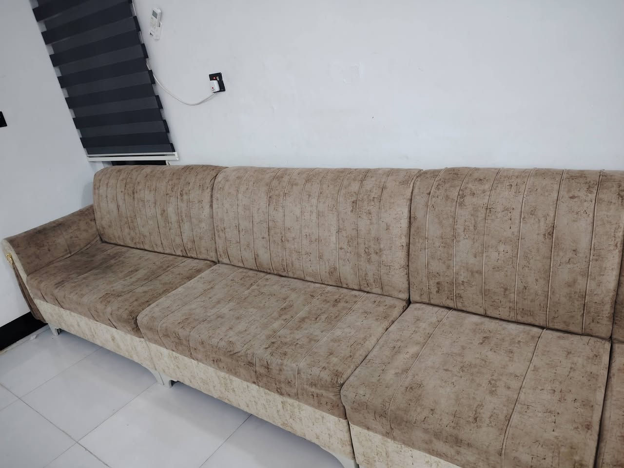 السلام عليكم طخم مستعمل اخو الجديد ما بي اي عيب شرط وخشب عراقي ثقيل. شغل درجة اولى ١١ متر السعر ٤٠٠ الف للاتصال ***********. واتساب بي
