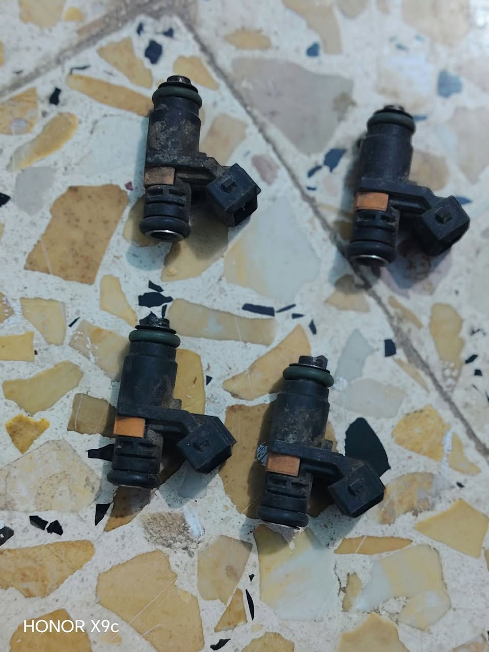 2 تخم نوزلات و تخم بلكات بيجو وسمند قيم وخض ***********

نص مكتوب في الصور:
- HONOR X9c