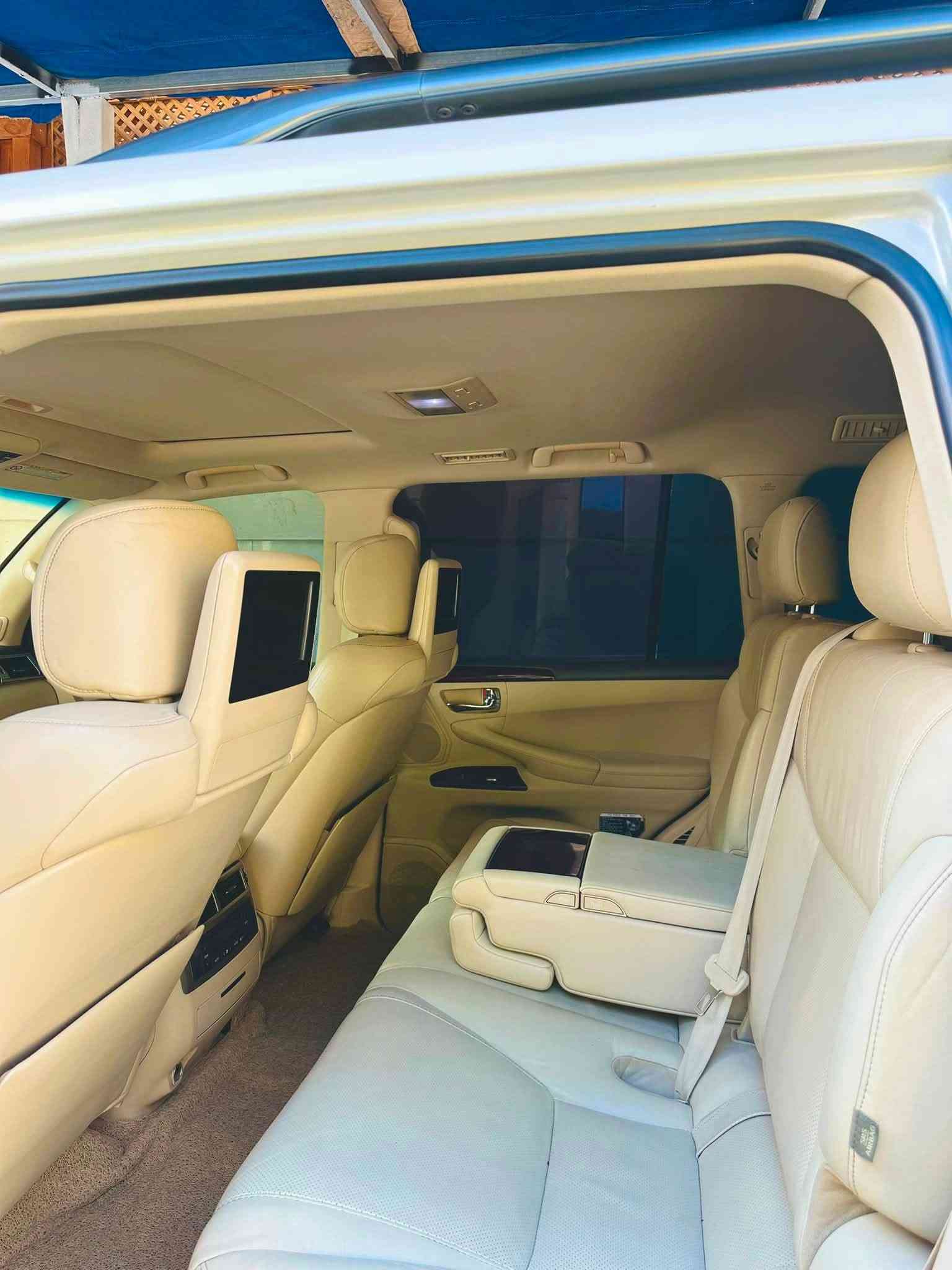 لكزس LX570 • ٢٠١٢ • ١٤٥٠٠٠ كم