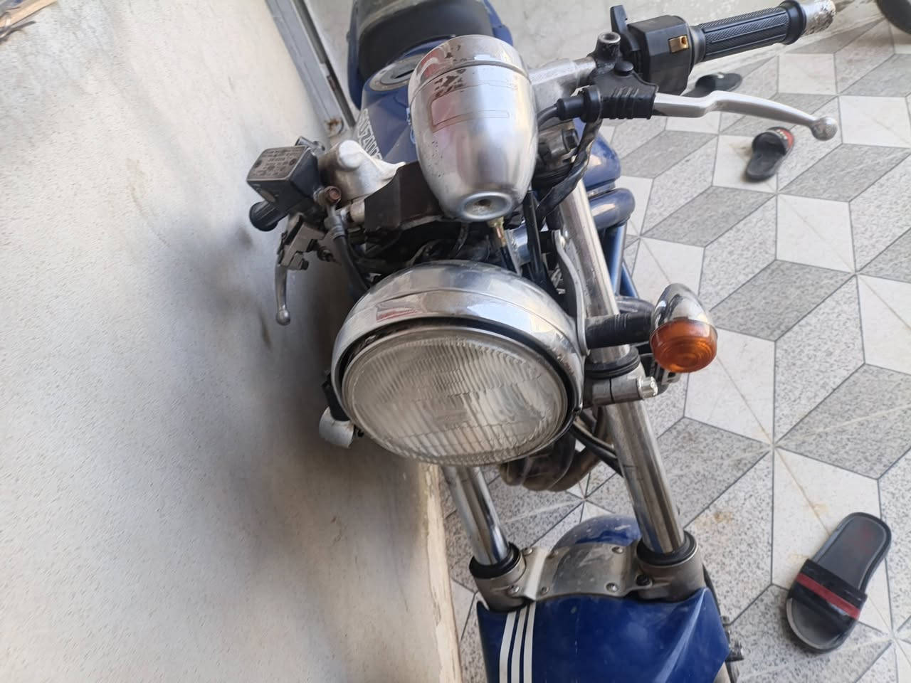بانده ربع • للبيع • على وضعيته