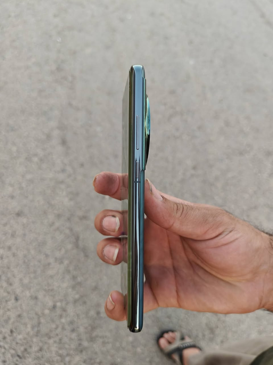 (OnePlus 12):
OnePlus 12 للبيع
​الرام: 16 جيجابايت
​الذاكرة الداخلية: 512 جيجابايت
​نسبة البطارية: 98%
​الحالة: نظيف جداً بحالة الزيرو (كالجديد)
​السعر: 600 ألف دينار (مع مجال بسيط للتفاوض)
​رقم الهاتف: ***********
