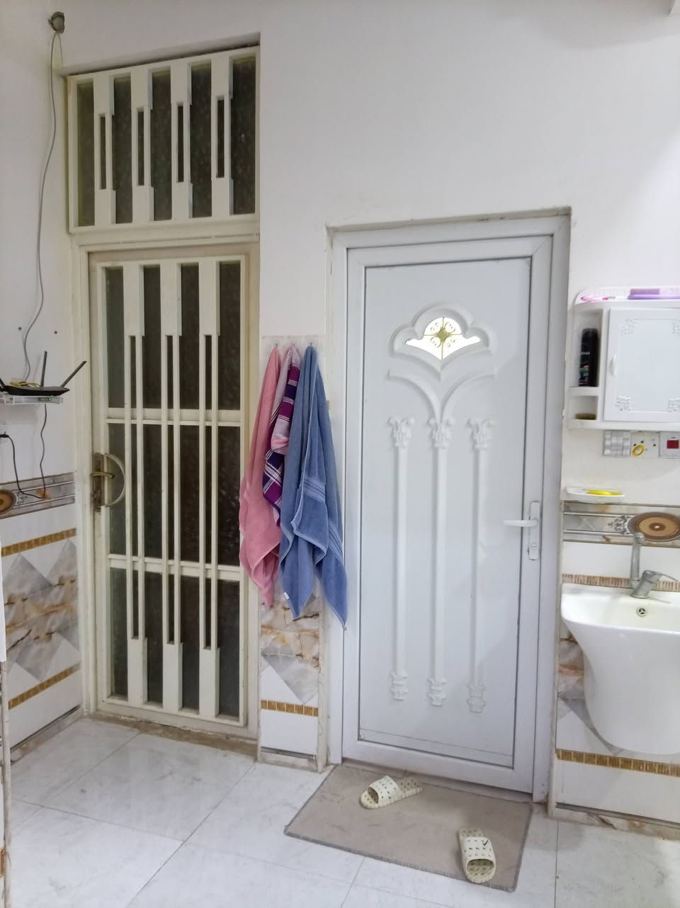 الدار للبيع حجي عبد قرب أسواق الكعبي مساحه 100مربع طابقين بناء سنه 2023بناء هندسي السعر170قابل للتفاوض للاستفسار ***********

