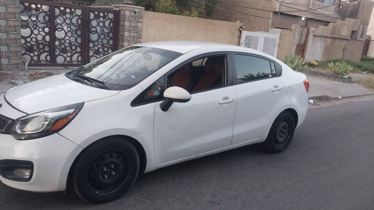 السلام عليكم كيا ريو للبيع موديل 13 وارد امريكي مال بيت تفاصيل سياره بل منشورالسعر 74 بيه مجال شي قليل مكاني سيديه رقم ***********
