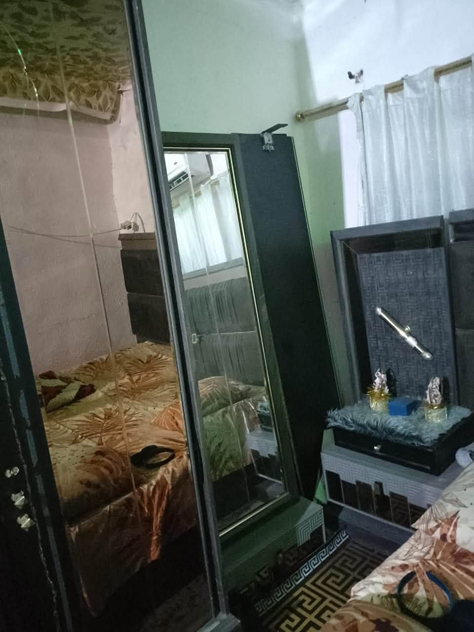 غرفه للبيع مستعمله انظيفه ٩قطع تركيه مكانه نجف للتواصل رقم ***********
