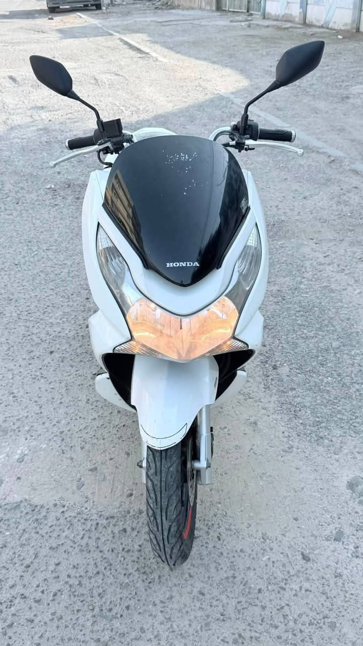 السلام عليكم…🧿
pcxجيل اول1️⃣

مكينة125

مكفولة كفالة عامة🔑

ماشيه 27الف 

دهن امزويل🛢️

بانزين محسن⛽️

جيب فيتر وافحص🔩

لونها ابيض صدفي💎🤍

العنوان بغداد 📍

شارع فلسطين 

الرقم***********

السعر💵(1550)$

