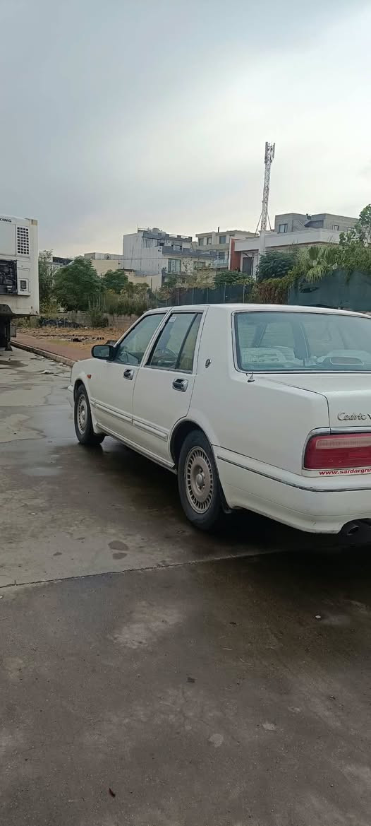 نیسان سدریک ‌۲۰۰۱ سپی پەڵە پەڵە بۆیاخی هەیە  سەیارەکە ئاڕمی هەولێرە من بەعلوج ئەی فرۆشم بەشەرتی ماڵی مەدەنی نەبێ و پارەی کەسی تیا نەبێ تەبرید ئیش ئەکا بەس غازی نوقسانە تەجیلی بلوتوس سەیارەکە ماڵی دۆستە عەینەوکلاج و فلاوینی تازە تەنها کابرێتەرە کەی پاکرنەوەی ئەوێ نرخی ۲۹ وەرەقەو مەجالێکی برایانە ڕەقەم ۰۷۷۰۰۳۹۱۱۱۰  ڕەقەم ڤایبەری لەسەرە شوێن سلێمانی
