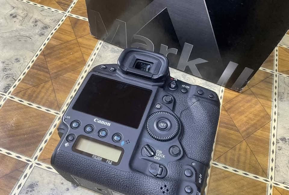 وحش التصوير الرياضي السريع
كانون 1DXll سعر البدي مليونين و 750 الف 
كانون 1DX سعر البدي مليون و 850 الف 
شاحن بطاريه حزام رام CF
مكاني بابل \ بيع او مراوس بيع او مراوس
***********
