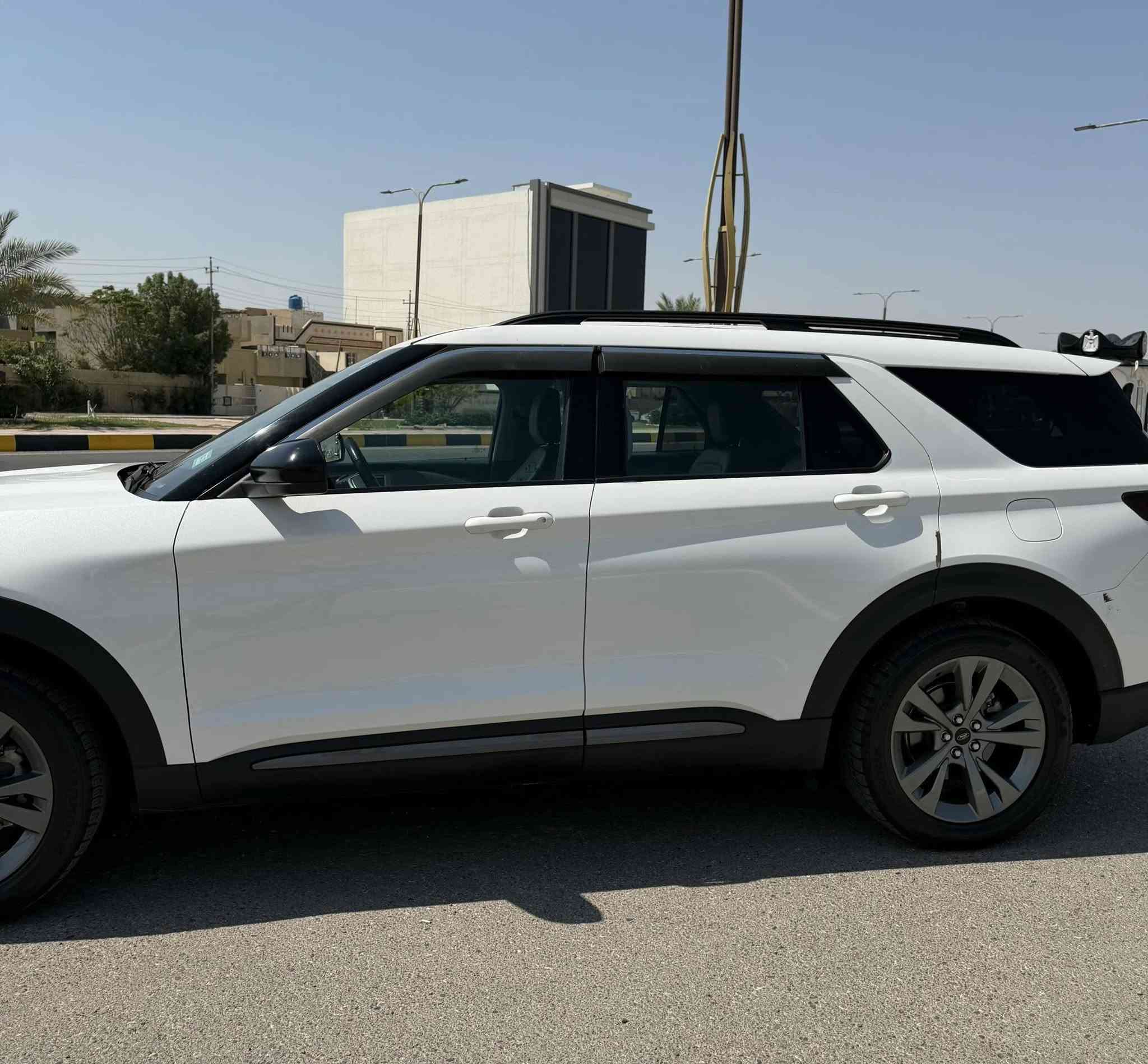 Ford Explorer XLT 2021
ماشيه 64000ml
بدون صبغ رقم اربيل
موقعها الفلوجه
السعر:240ورقه
للتواصل:***********

