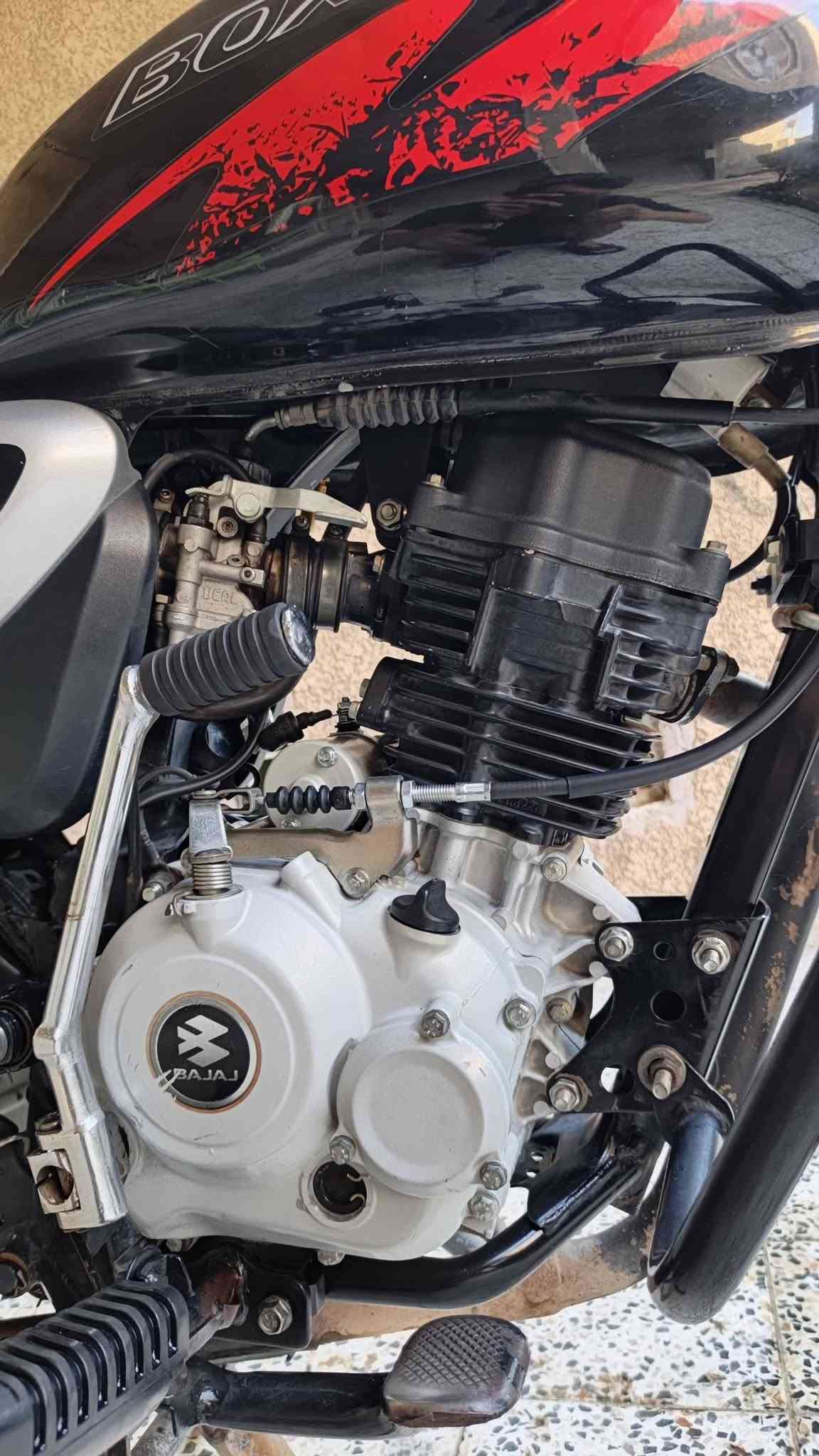سلام عليكم بوكسر 23 رقم انكليزي تحويل ثاني يوم الدراجة كفالة عامة المكينة فقط مفيلسة جيب فيتر وفحص براحتك الدراجة كاملة للخير مكاني حي اور رقمي ***********السعر 2500مليونين و, 500 وبيهة مجال بسيط
