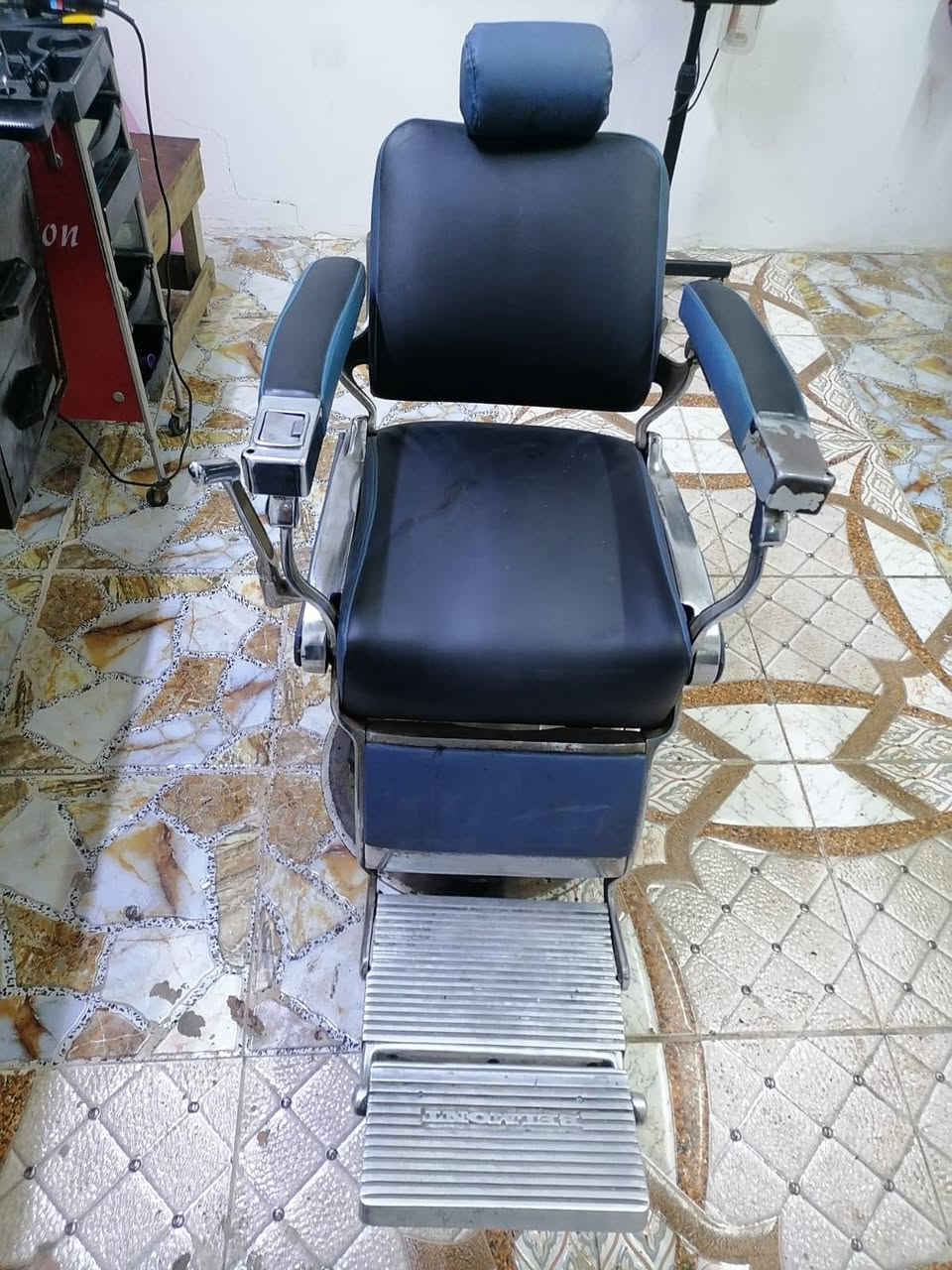 السلام عليكم كرسي بالموند ياباني اصلي كله شغال على الفحص بغداد حي القاهره ***********
