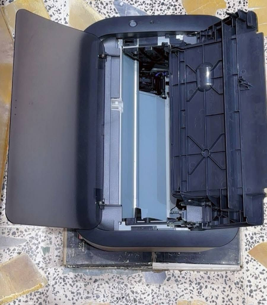طابعة كانون LBP6030B ليزري ابيض واسود كاترج باودر بعده مال شركه بيها والجديد سعره ١٠ اف يطبع 2000 ورقه وتطبع من الموبايل والحاسبه 
بغداد الشعب 
***********
