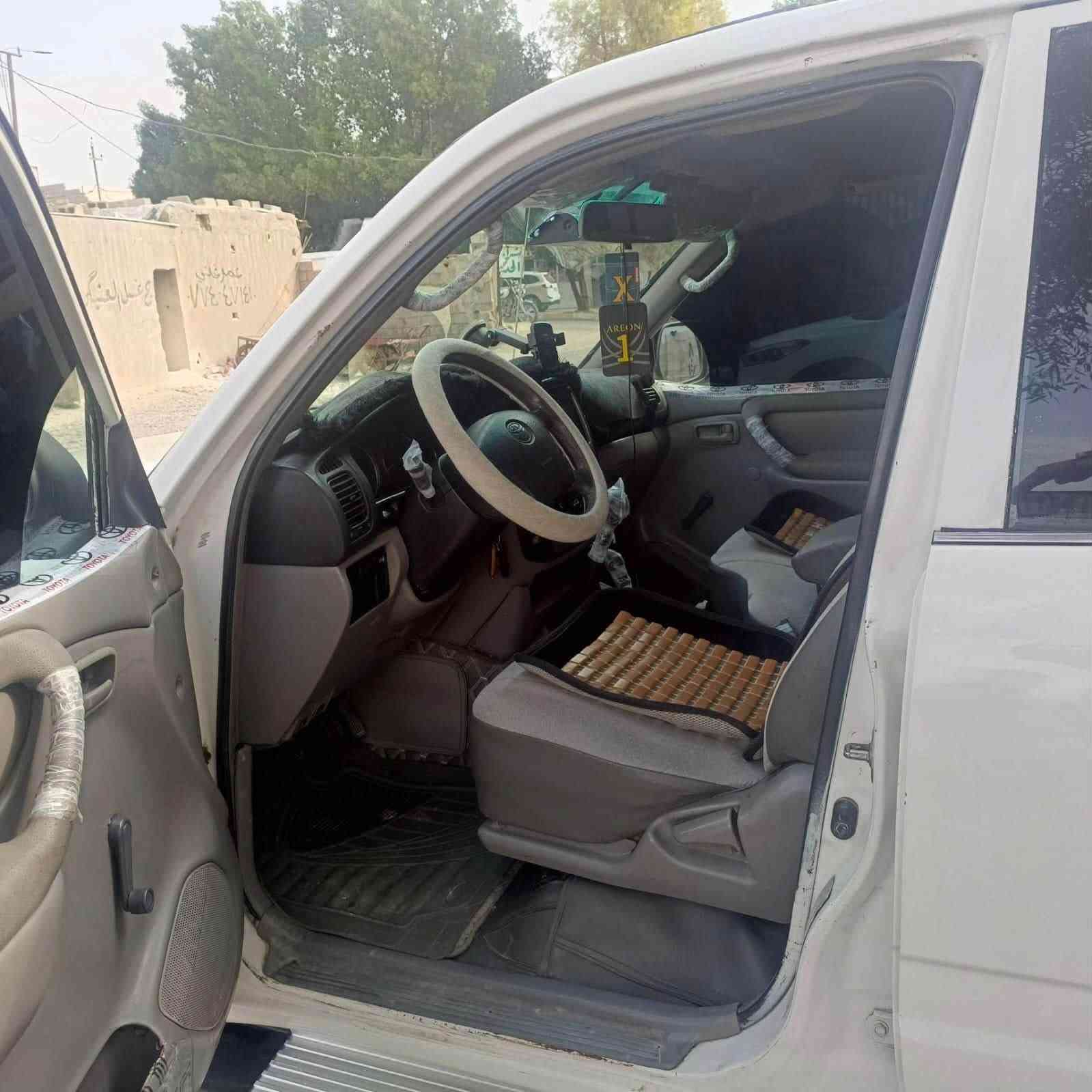 السلام عليكم 
مونيكا ٢٠٠٤ مزاد وزارة الداخلية أنبار مصبوغة عام السيارة نصبتها حلوه ومعمرة تعمير مرتب كهربائياتها شغالة ماتصرف عليه دينار
تخم تاير 
تبريد مكينه كير اكسلات ابشرط 
حداديتها 90٠٪؜ 
السعر 80  وبيها مجال قليل 
مكان السيارة ديالى جلولاء 
اتصال فقط ***********
