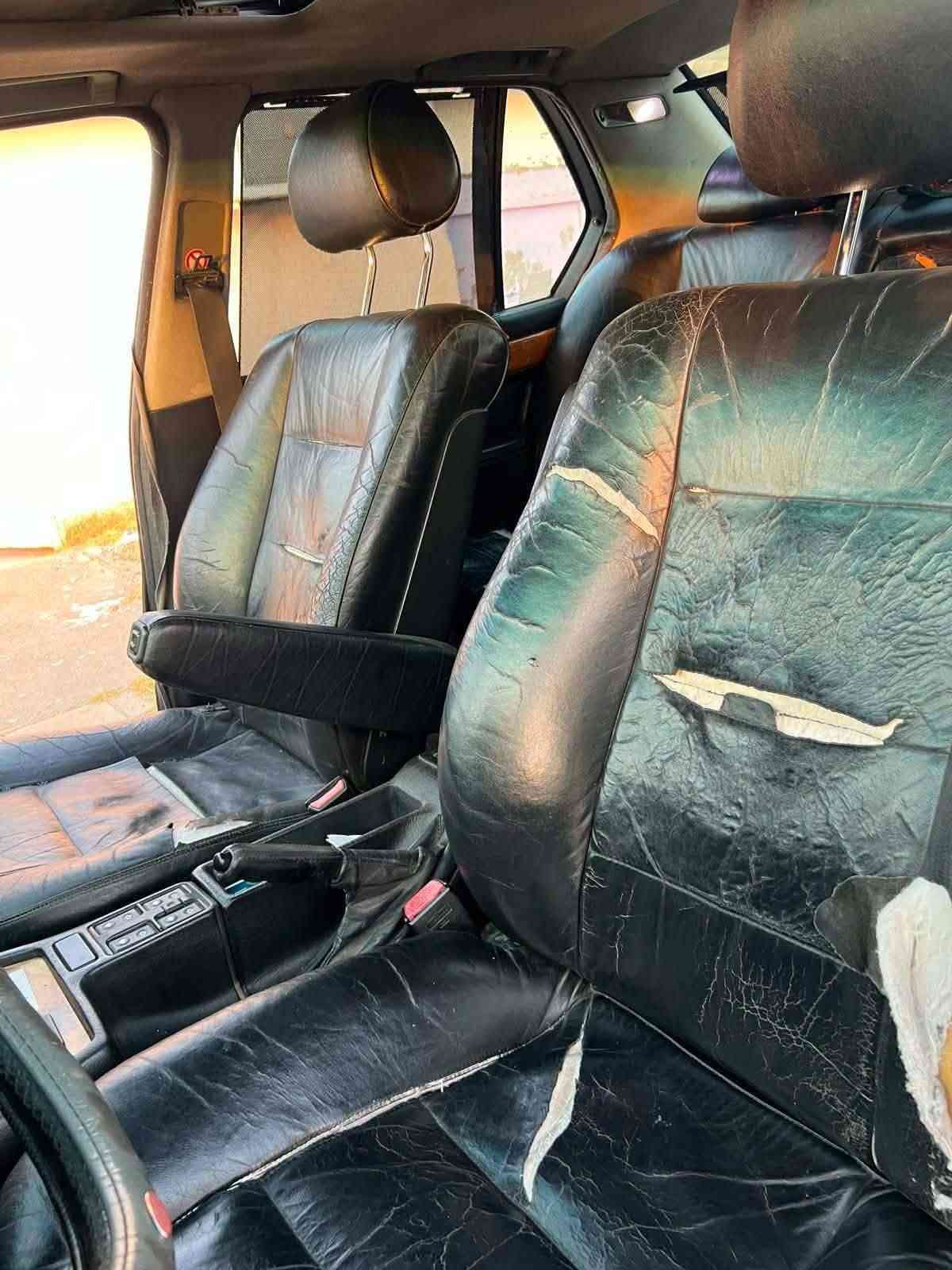 BMW - 730i - 8v
موديل 1992 
مواصفات 

- دبل جام + الجام الخلفي الوسط هم دبل جام- دبل ايرباك -دبل كمبيوتر شغال -دبل جكمجه 
-هوائيات بلاد 
- بجم عريض 
- سلايت طكتين شغال و اوتو 
- صاج ملكي 
- ويل شعاع اصلي 
- تبريد قطعتين + دبل مناخ 
- ساحبه دخان بالبورد شغاله 
- اربعه جام اوتو 
- سنترلوك 
دبل كشن كهرباء + تكوات كهرباء شغال
جعمقه كهرباء يعني الستيرن مي
محرك شرط درجة اولى جديد
الكير شرط درجة اولى جديد

بانكه كهرباء والحماوه ثابته جوه النص 
تبريد
 صدر امامي خلفي 100/100  
السياره 
شرط التحويل 
سنويه جديده 
رقم مسطره الجديد مشروع وطني تتحول بجميع المحافظات 
 

فحص وهزه جديده

المكان موصل الكندي ***********
