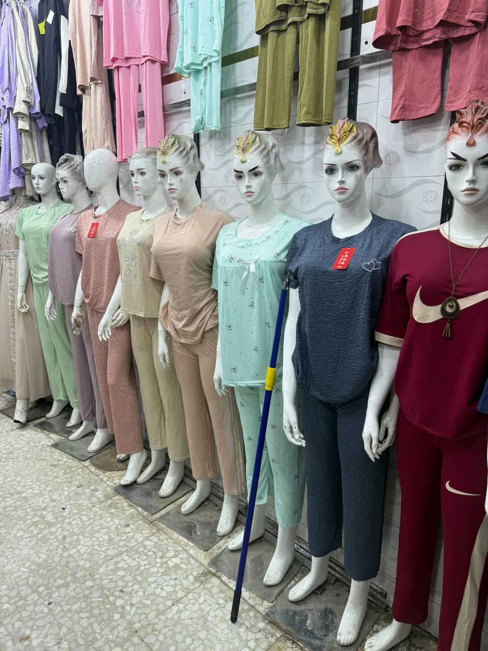 سلام عليكم عندي ملكانات لبيع اخو جديد 
العنوان بغداد مدينه الصدر سوق وحيلات 
شارع داخل استفسار واتساب ***********
