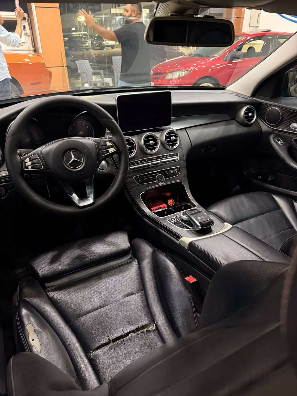 للبيع C300 محرك 4 تيربو ✈️ كفالا عاما وارد الماني مواصفات فول معدا فتحا رقم اربيل تحويل وكالا بشرط سنويا جديد سيارا جديد جديد اسبير منازل محرك وكير بشرط تبريد ثلج سعر 158 ومجال بصيط الطيبين عنوان دهوك ☎️ للاستفسار *********** *********** دهوك, العراق
