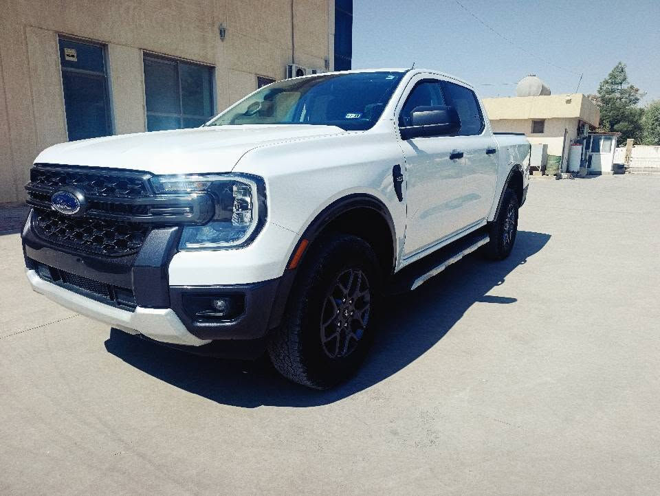 فۆرد ڕەنجەر xlt 24 بەس دەبل نیە .
باقی فول  ترشو خوێی ناوێ  سەیارەکە خۆی نوێیە هەمو مواسەفاتیکی هەیە نرخی کۆتای 227 وەرەقە  کاتی 3 مانگی لەگەڵە هیچ ئارباگێکی نەتەقیوە بەشەرت یەک  کلێپسیشی  نوقسان نیە زۆر نوێیە  سەیارەکە 18 هەزاریش ڕۆیشتوە ناونیشان ڕانیەیە ... 
ژ ت .  *********** رانية, السليمانية
