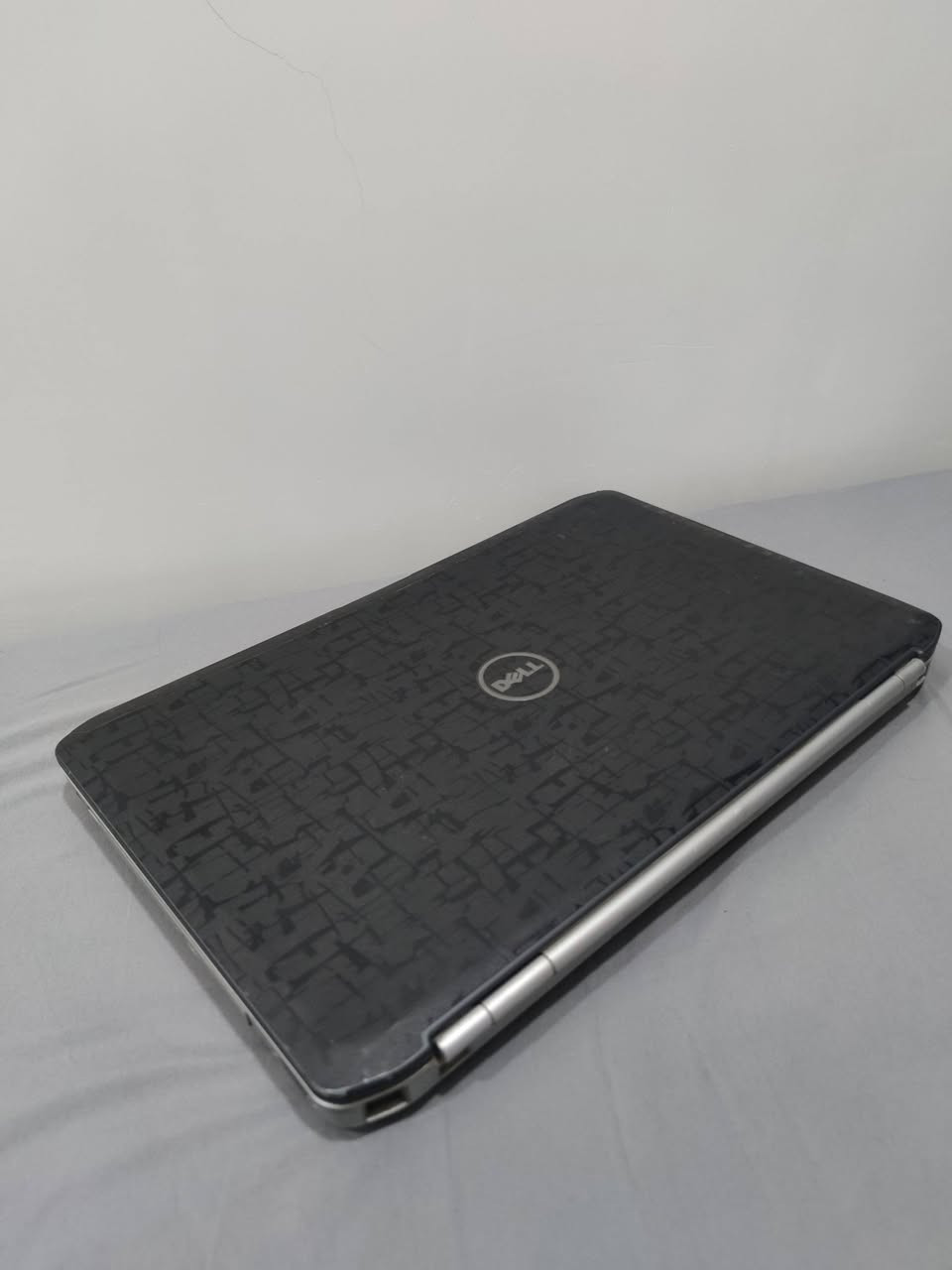 لابتوب من شركة DELL💻
المعالج:Intel Core i5  2430M

الذاكرة العشوائية (RAM): بسعة 8GB

الهارد : من نوع SSD السريع بسعة 256GB  

الشاشة: بحجم  15.6 ips 

نظام التشغيل: ويندوز 10برو

يحتوي على منفذ قارئ اقراص CD/DVD

متوفر واتساب ***********
