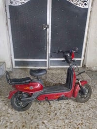 دراجة شحن للبيع نضيفة سعر 130 بيها مجال قليل رقم 07732910432