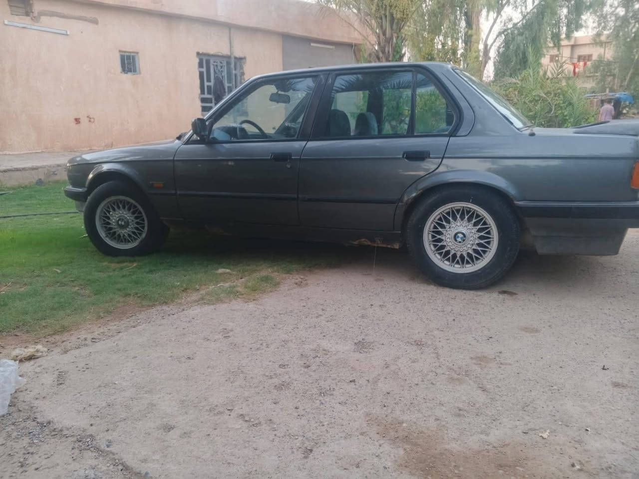 بعد التحيه والسلام
بي ام حجم 320 (زعره)
محرك 6 سلندر
گير عادي
التبريد غير شغال
صاحب السياره موجود
گير محرك تايرات شرط
شرط التحويل
السعر 38 ورقه وبيها مجال
مكان السياره
صلاح الدين/ العلم
رقم صاحب السياره: ***********

