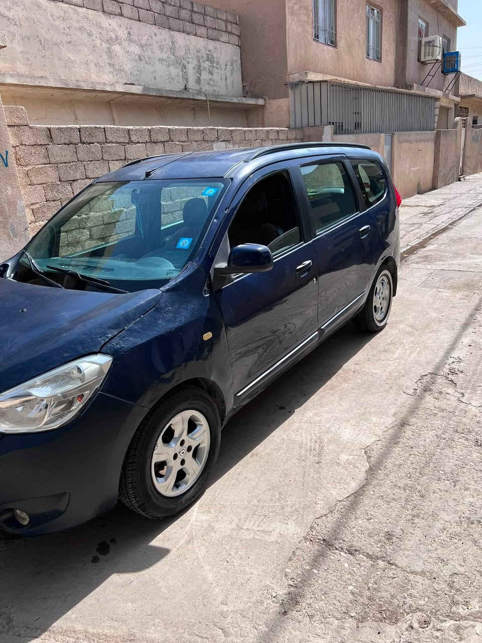 السلام عليكم 
سياره رينو ستيشن 7راكب 
موديل 2014
تبريد شغال فقط منقص غاز 
محرك 1600
السعر 50$ورقه 
وبيها مجال 
رقم ***********
