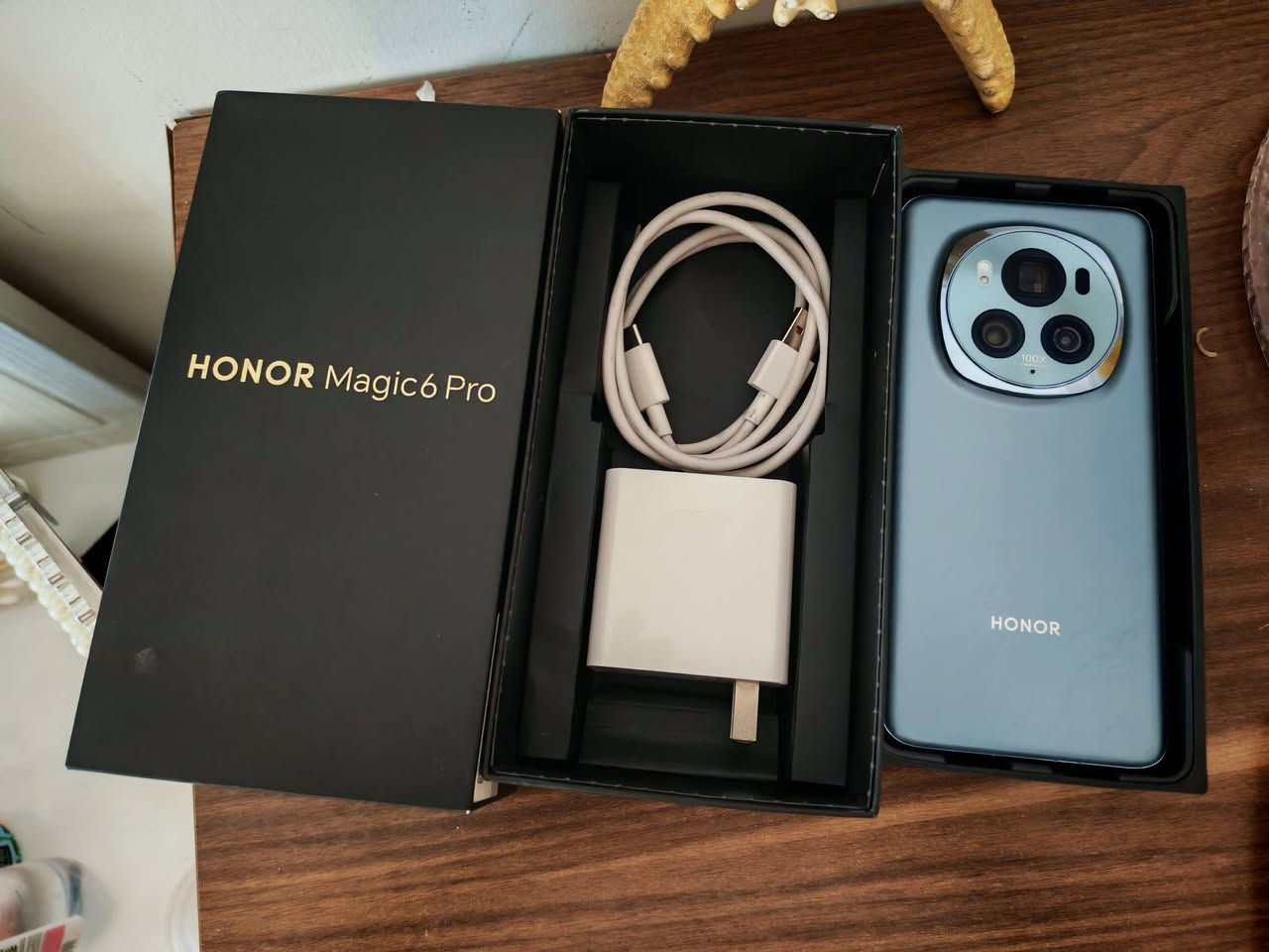Magic 6 pro
512 -32
كامل ملحقات 
السعر 625
*********** فقط اتصال
