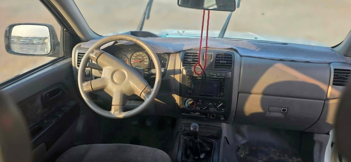 سلام عليكم بيكم مال مزاد مديل 2005 مكنيه او كير بلادي 4️⃣ سياره جاهزه ما بيه صبغ مكفوله سعره 60 بيه مجال مكان ديالى خانقين رقم هاتف ***********
