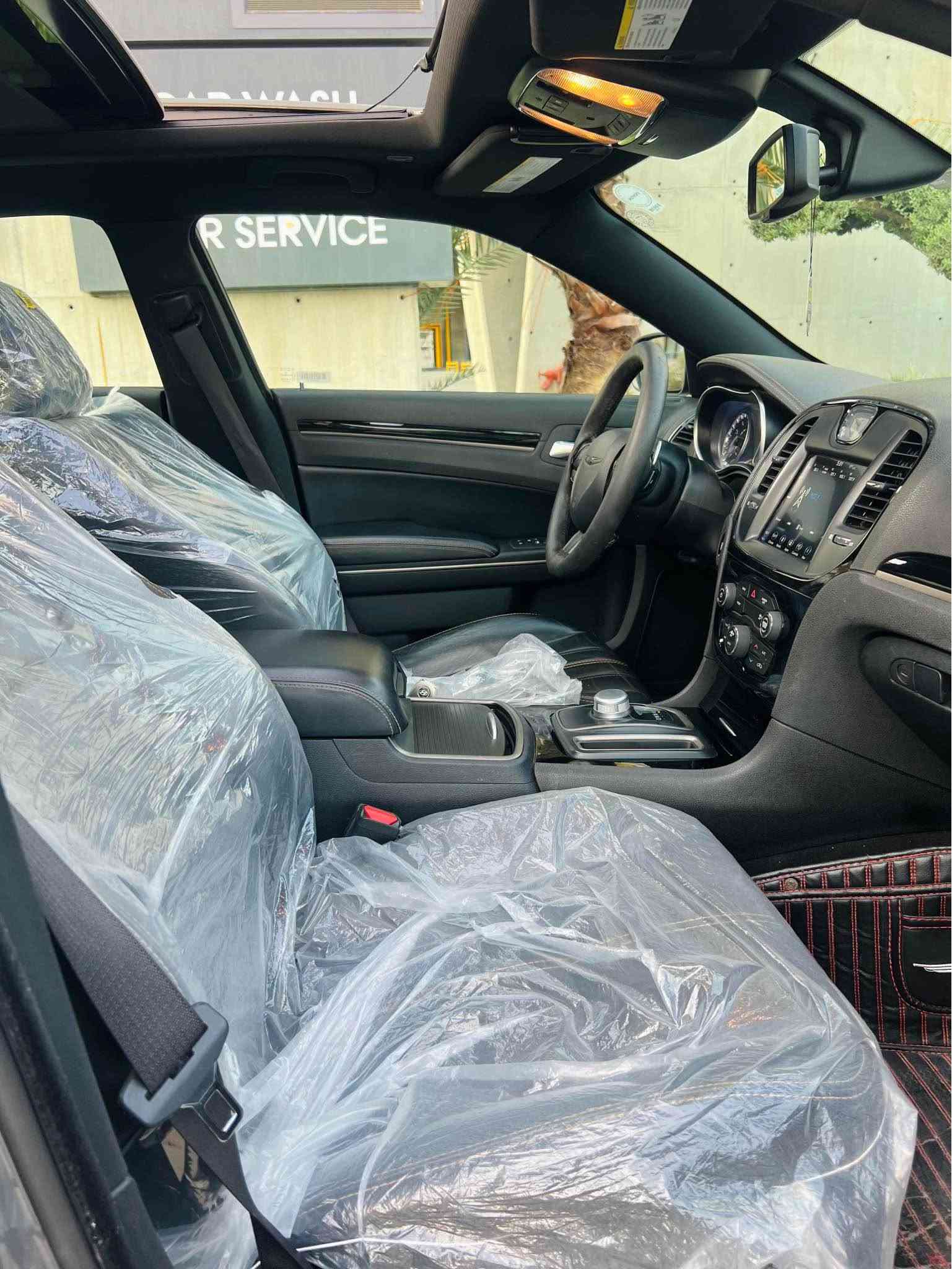 Chrysler 300S 2019 Gold Edition 
70.000 Mile✅
*********** 📞
کلایسلەر 2019. 300S   
فول فول مواصفات گۆڵد ئیدیشن
تەنها ٧٠ هەزار مایل ڕۆشتووە کلین تایتڵ
هەردوو بەصمەی شەریکەی ماوە مواصفات S
دەعامی بۆ دەعامی بێ بۆیاخ بێ سارد و شوخت
بەصمە شەغال پانۆراما کوشن هیتەر
کوشن جلد لایت زینۆن و لید
گێڕی سوکان دوگمەی سپۆرت شاشە گەورە
کامێرای دواوە تایە و ویل ٢٠ تەبرید مەرکەزی
سەماعە Alpine سوکان هیتەر
گێڕ و مەکینە بەشەرت  نەکراوەتەوە
سەنەوی و ژینگە  تا ٢٠٣١ تازەیە هەزە و بەرادی تازەیە
٤ تایە و ویلی بیلادی لۆک 
تەحویل و غرامە بەشەرتە بەناوی خۆمانەوەیە
ناونیشان سلێمانی *********** السليمانية, العراق
