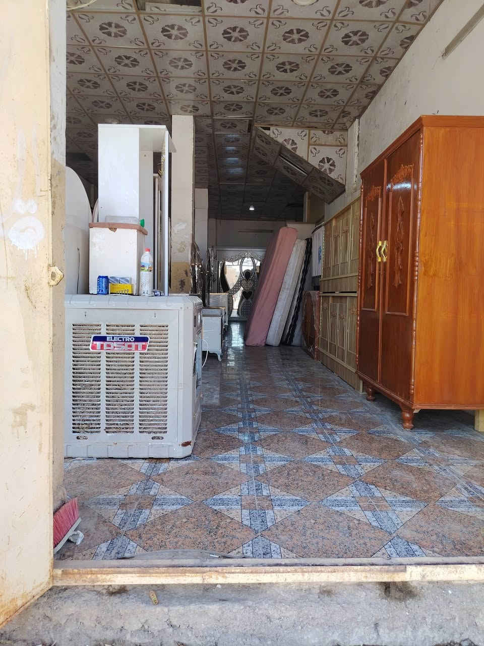 معرض البيع الرحمة قرب شارع ابو رسول ***********
