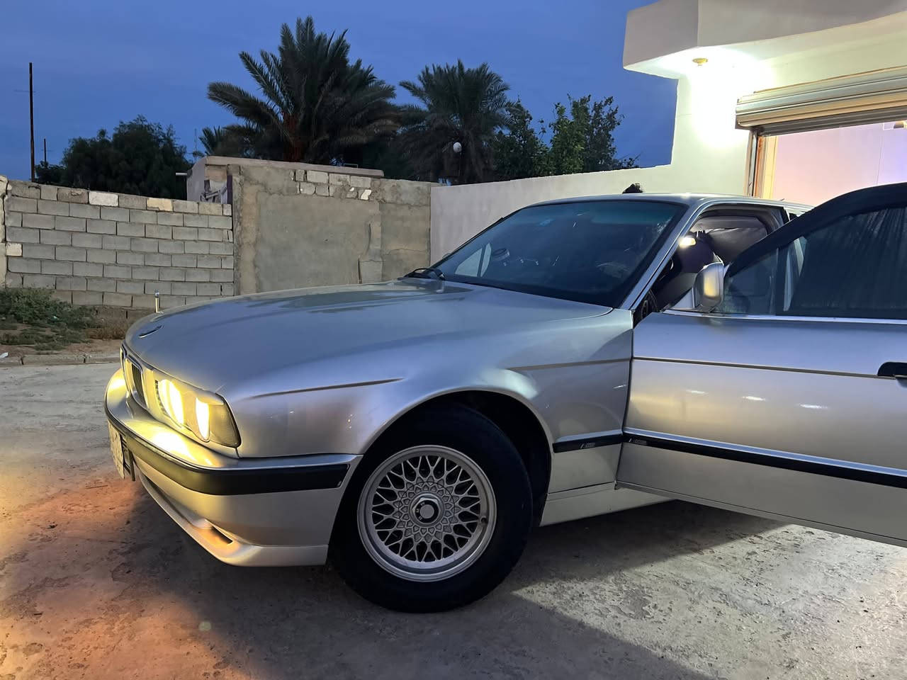 بي ام ٥٢٥ • ١٩٩٢ • رقم ديالى