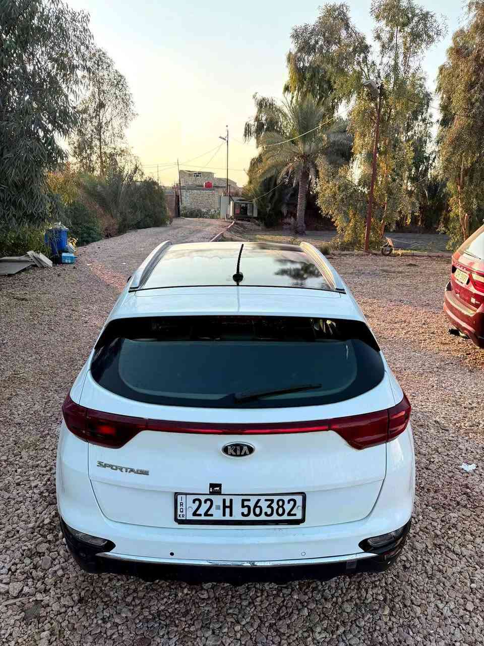 🚗 للبيع – كيا سبورتج 2020 خليجي استعمال شخصي والسيارة نظيفة جدًا ومحافظ عليها.
🔹 اللون: أبيض
🔹 المحرك: 2000 دوش
🔹 القير: أوتوماتيك
🔹 الممشى: 80 ألف كم
✨ المواصفات: ✅ بانوراما
✅ شاشة
✅ كاميرا خلفية
✅ مقاعد جلد
✅ سايد بريك بالرجل
السياره بيها قطعتين بارد جاملغ خلفي مقدار شبر وبالجنطه مقدار شبر الدعاميه الاماميه امبدله الجنطه مفتوحه ومرجعيها نفسها مجرد تطبيع 
سعرها ١٨٥ وبيها مجال للتواصل واتساب او الاتصال ع الرقم ***********
