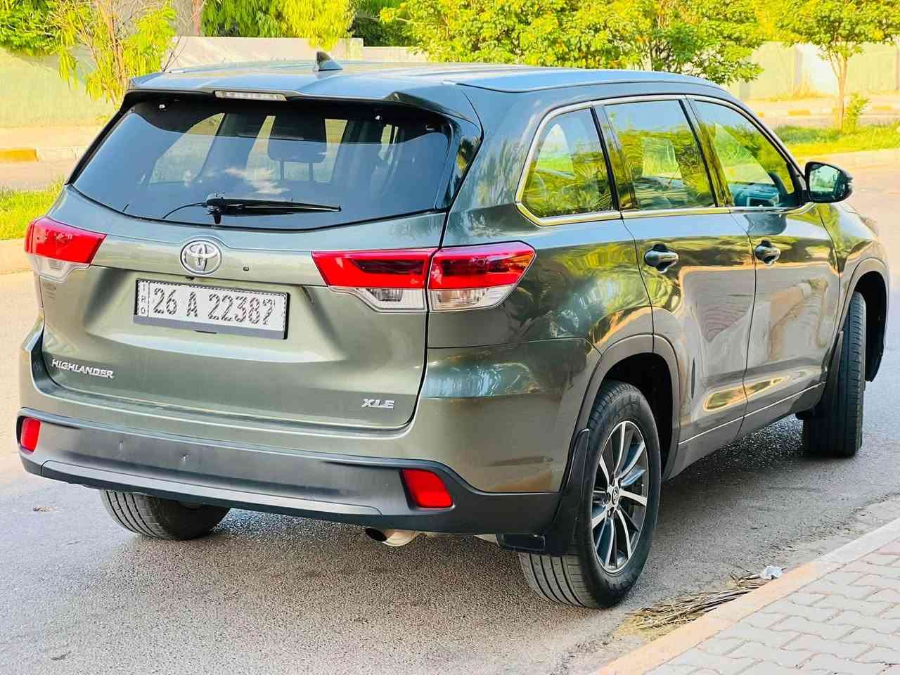 هايلندر للبيع
تويوتا هايلندر 2018 فول  VIP  مواصفات  XLE 

 رادار 

نقطع عمياء 

مثبت سرعة 

محرك 6 سلندر 3500

فتحة سقف

جلد 

كشنات منفصل 

كشنات كهرباء 

كشنات تدفئة 

بردات ابواب 

جنطه كهرباء 

دوسات ابلاديه

7 راكب 

كشافات 

تحكمات مقود 

شاشة - كامرة 

بصمة ترحيب  

ماشية 87الف ميل حقيقي السيارة 

رقم  صلاح الدين مشروع وطني

حادث بونيد جاملغ بدون دواخل بدون شاصي 

عنوان تكريت

للستفسار ***********
