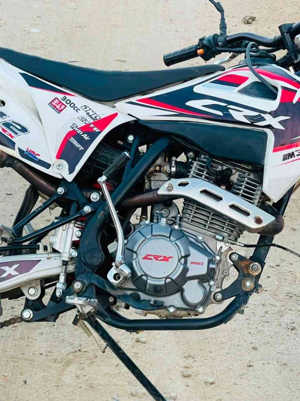 السلام عليكم
قفاز CRX300cc
للبيع او مرواس 
***********
