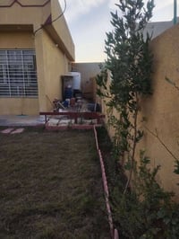 بيت للبيع مساحه ٣٠٠ طابو صرف زراعية ٢٥ السعر١٥٠ وبي مجال يبعد عن الشار...