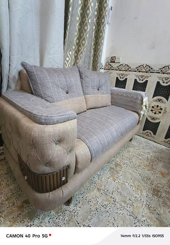 للبيع تخم قنفات تفصل بتصميم تركي حديث، مريح جداً ونظافته ‎%‎90
• العدد: يكفي لـ [عشر مقاعد].

• الحالة: شبه جديد، الاستخدام قليل جداً، أرجل القنفات دمياط مصري (بدون أي عيوب أو كسور).فصلته 1,250,000

 واريده ب 800

• ملاحظة: التخم بحالة الوكالة ضمان عل قماش والارجل مدا الحياة ، جداً نظيف ومناسب للديوان أو صالة الاستقبال.

للتواصل: المراسلة على الخاص أو الاتصال على الرقم (***********)
