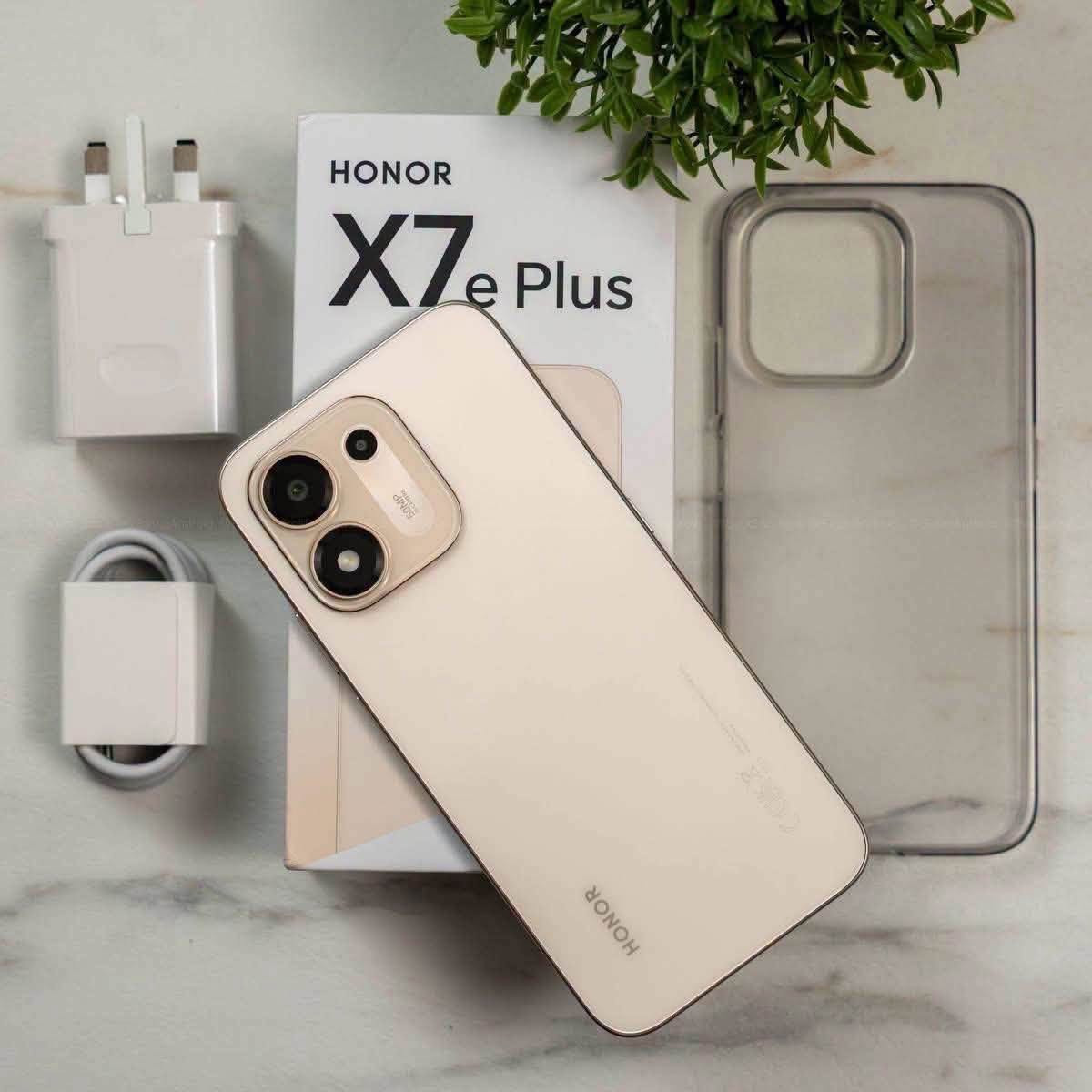 #جديد_هونر
📱HONOR X7e Plus 5G :

🛡️يتحمل السقوط حتى 2.5 متر
🌊مقاومة الماء والغبار IP68 وIP69 وIP69K
🔋بطارية 8100mAh تصمد حتى 6 سنوات
📱شاشة كبيرة 120Hz 
✨تجربة AI مع دعم 5G
ألذاكره ::256
📞***********
☎️***********
